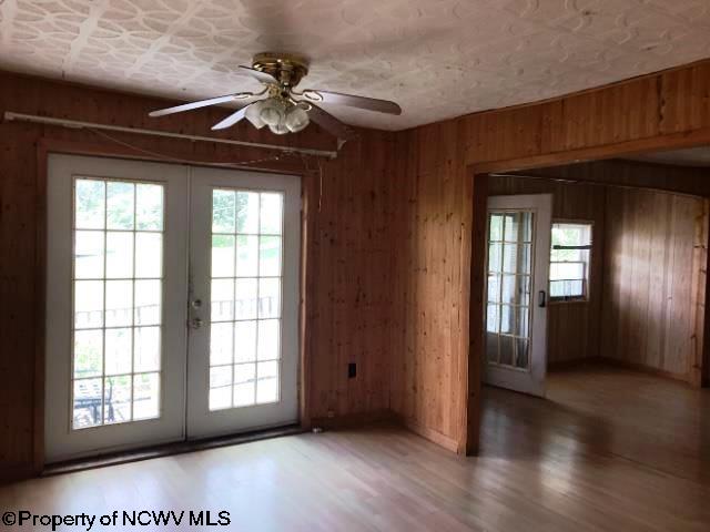 337 Sandlick Road Bluefield, WV 24701 - Photo 2 of 19 Gallery Image 2