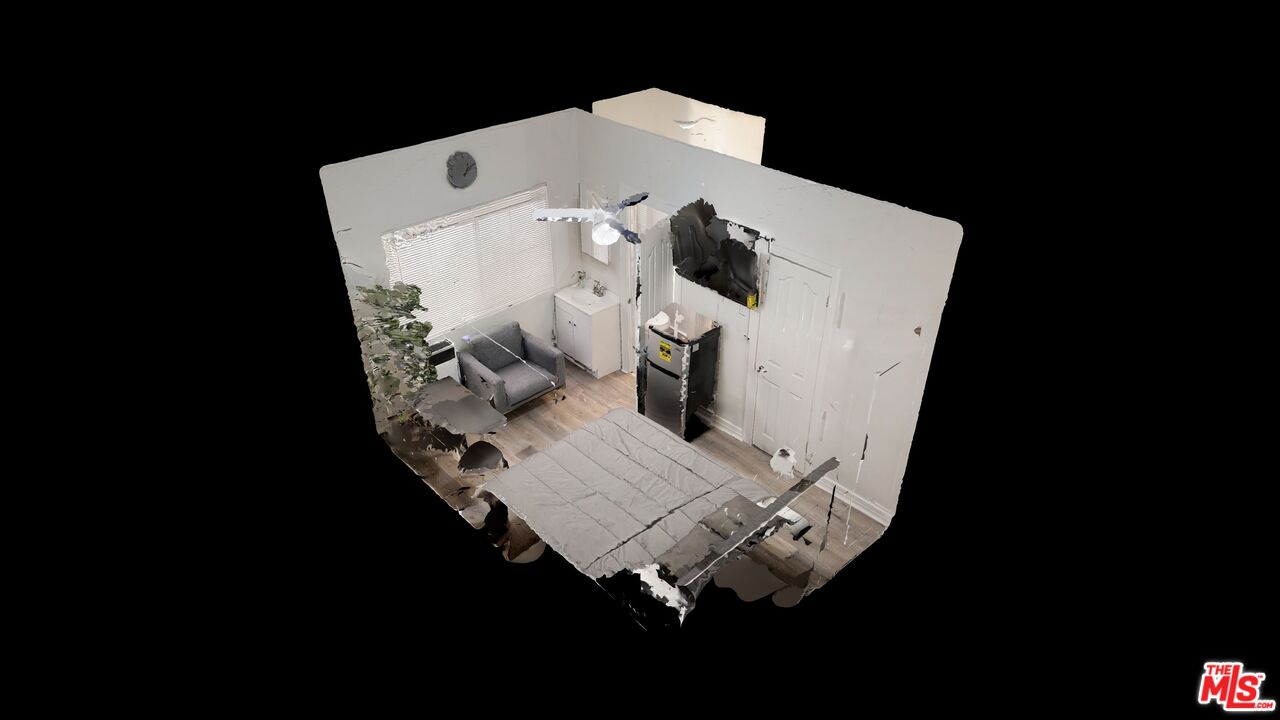 647 West 18th Street, Unit 314 Los Angeles, CA 90015 - Photo 3 of 10 a view of a workspace