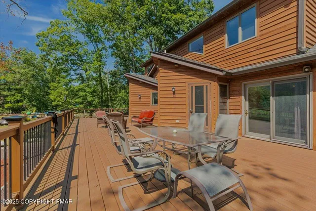 $875,000 | 336 Lake Valley Drive, Hazleton, PA 18202