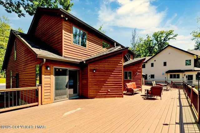 $875,000 | 336 Lake Valley Drive, Hazleton, PA 18202