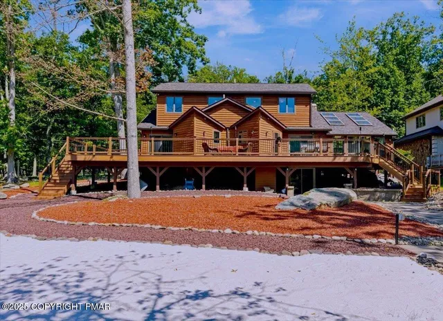 $899,000 | 336 Lake Valley Drive, Hazleton, PA 18202