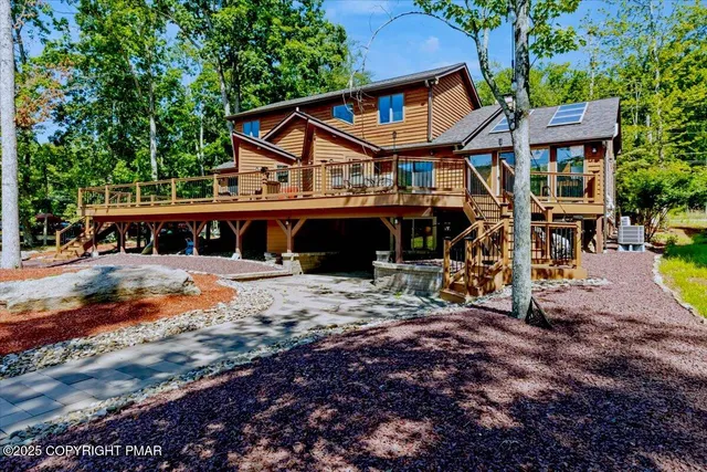 $875,000 | 336 Lake Valley Drive, Hazleton, PA 18202