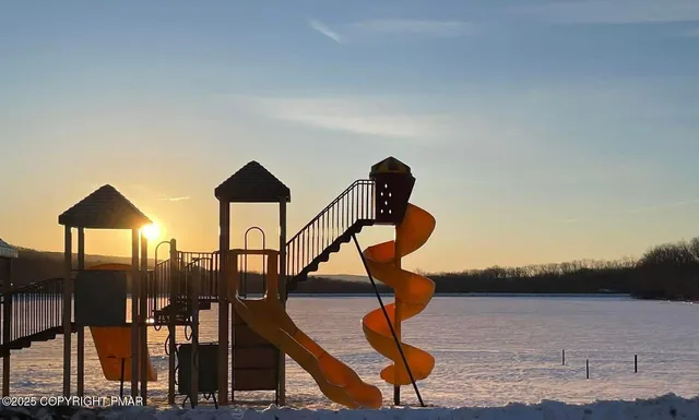 $899,000 | 336 Lake Valley Drive, Hazleton, PA 18202