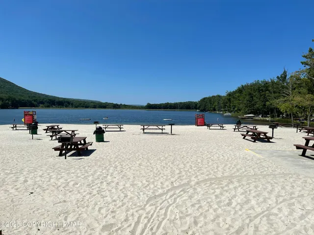 $899,000 | 336 Lake Valley Drive, Hazleton, PA 18202