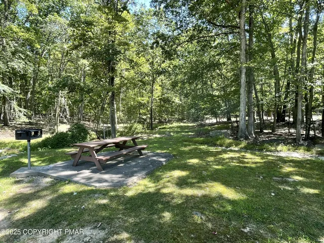 $899,000 | 336 Lake Valley Drive, Hazleton, PA 18202