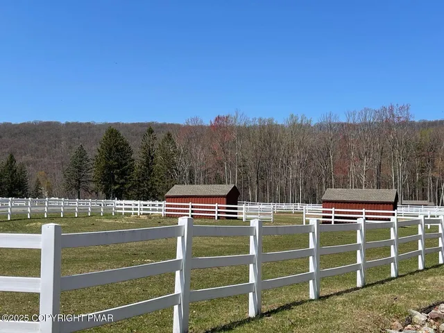 $899,000 | 336 Lake Valley Drive, Hazleton, PA 18202