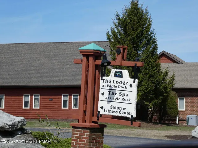 $899,000 | 336 Lake Valley Drive, Hazleton, PA 18202