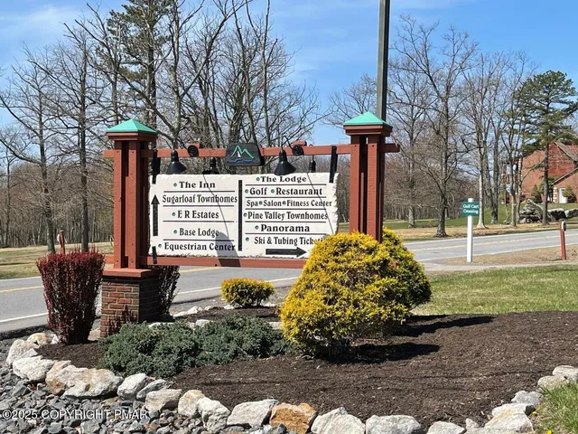 $899,000 | 336 Lake Valley Drive, Hazleton, PA 18202