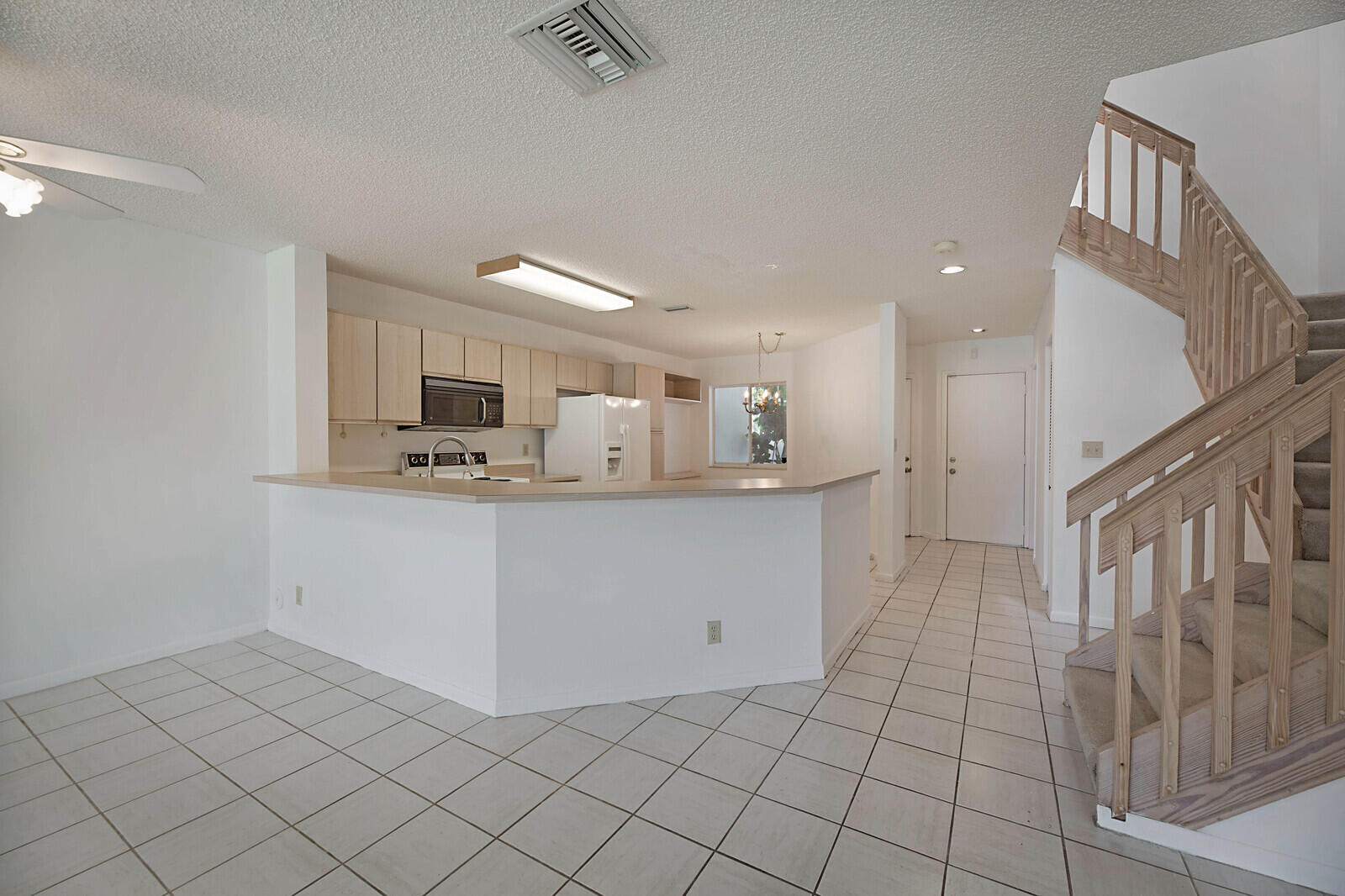 6069 Old Court Road, Unit 102 Boca Raton, FL 33433 - Photo 12 of 38 Breakfast Bar