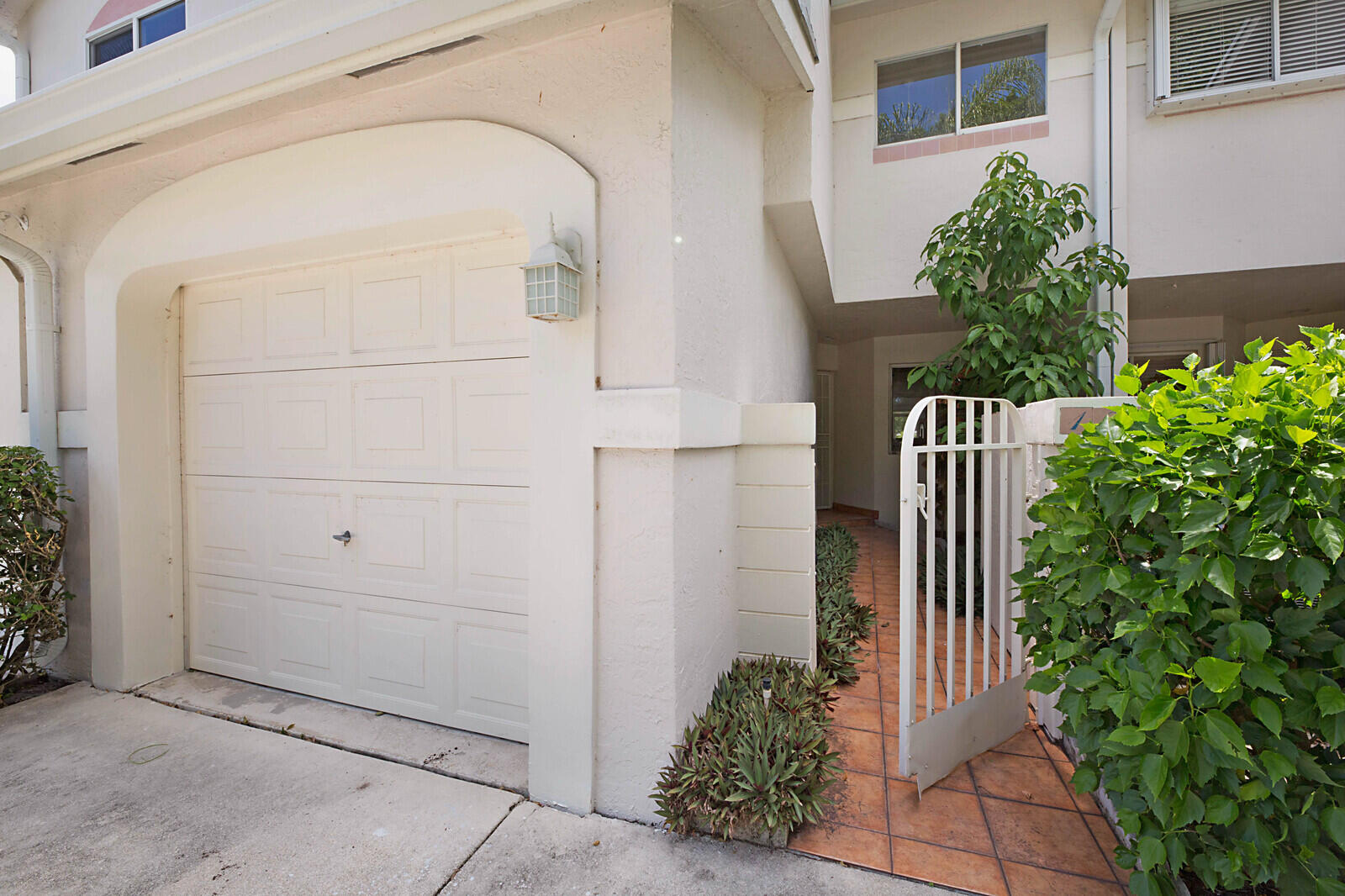 6069 Old Court Road, Unit 102 Boca Raton, FL 33433 - Photo 2 of 38 Private Entrance