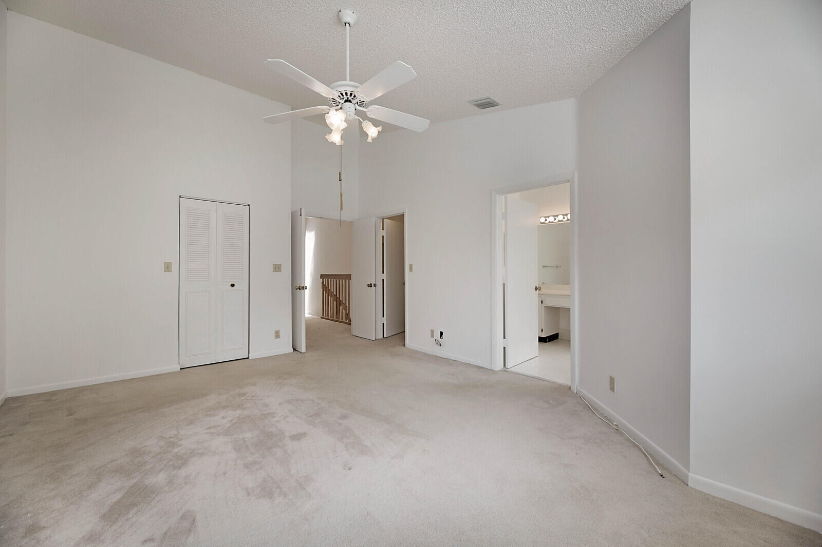 6069 Old Court Road, Unit 102 Boca Raton, FL 33433 - Photo 22 of 38 Primary Bedroom