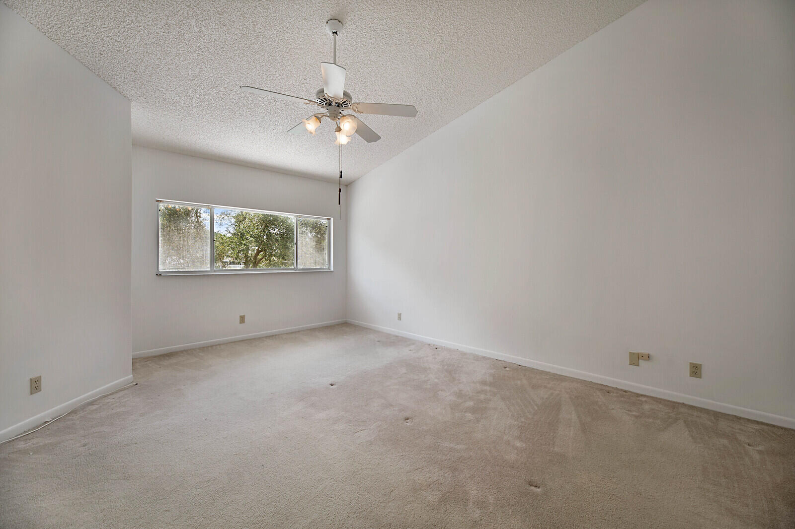 6069 Old Court Road, Unit 102 Boca Raton, FL 33433 - Photo 23 of 38 Primary Bedroom