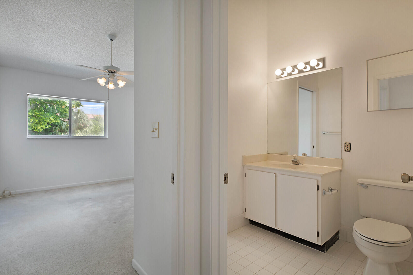 6069 Old Court Road, Unit 102 Boca Raton, FL 33433 - Photo 28 of 38 2nd Bathroom