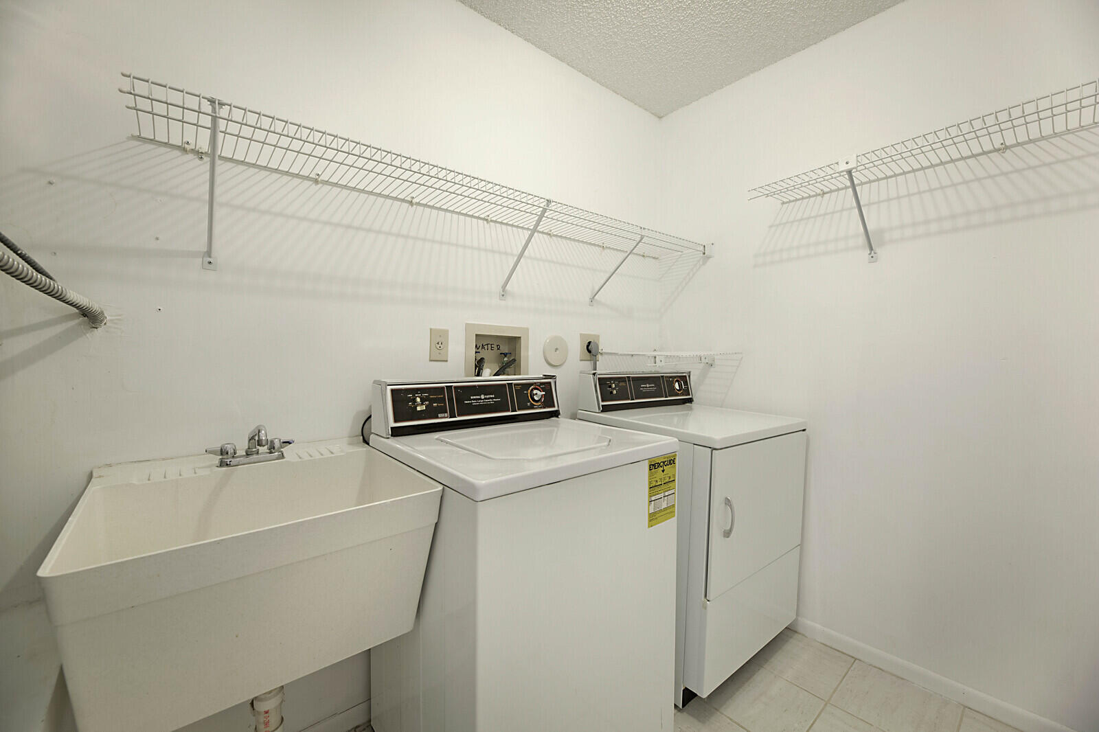 6069 Old Court Road, Unit 102 Boca Raton, FL 33433 - Photo 30 of 38 Laundry Room