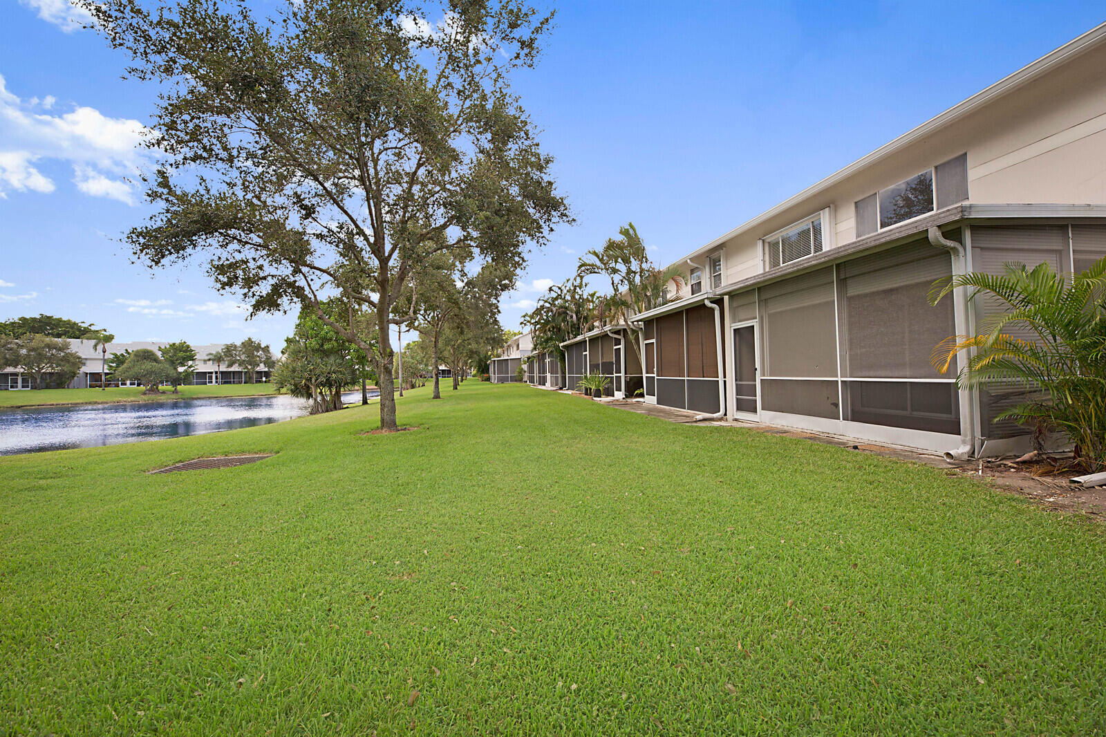 6069 Old Court Road, Unit 102 Boca Raton, FL 33433 - Photo 36 of 38 Backyard on Lake