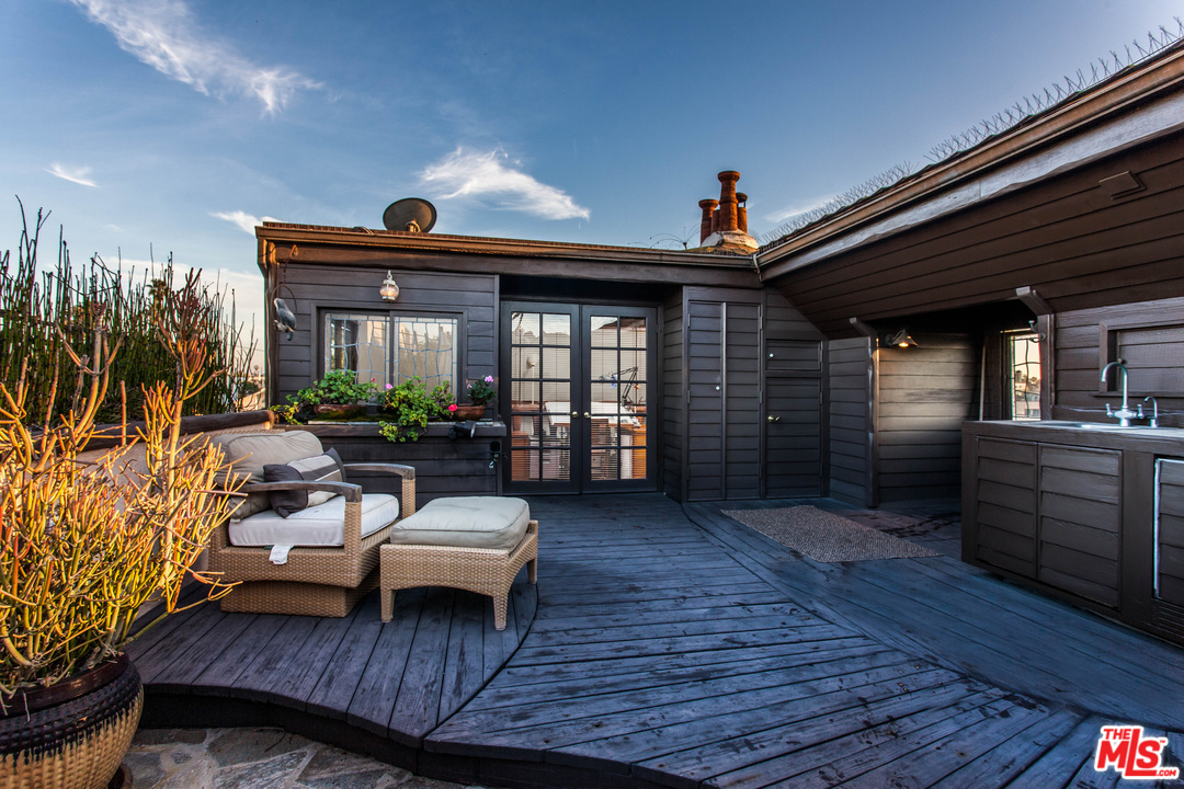 401 Carroll Canal Venice, CA 90291 - Photo 13 of 15