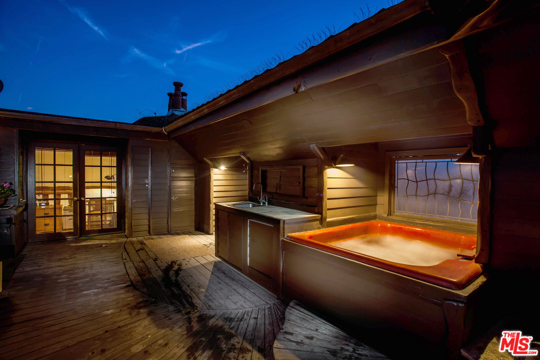 401 Carroll Canal Venice, CA 90291 - Photo 14 of 15