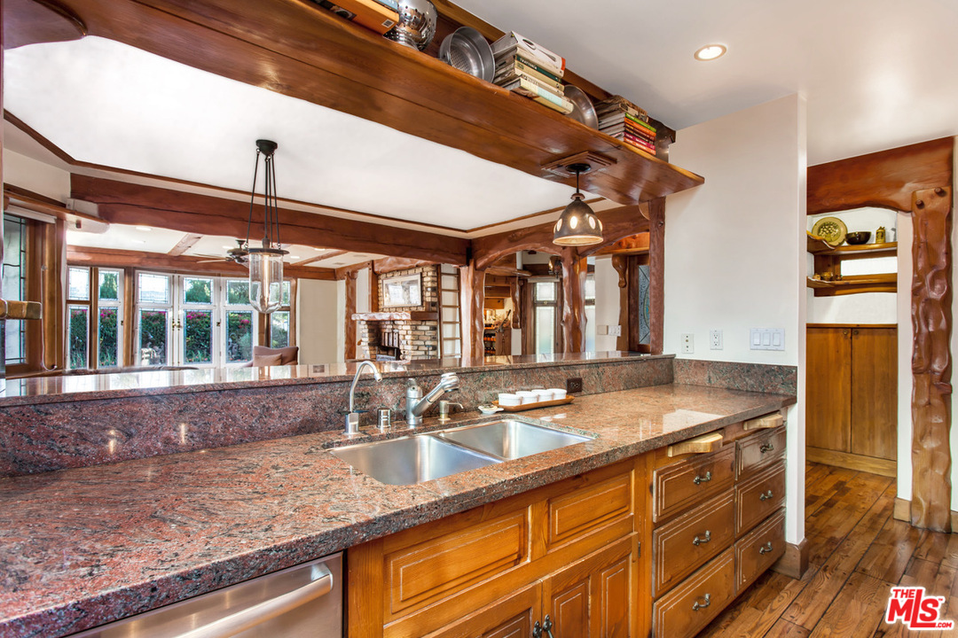 401 Carroll Canal Venice, CA 90291 - Photo 6 of 15