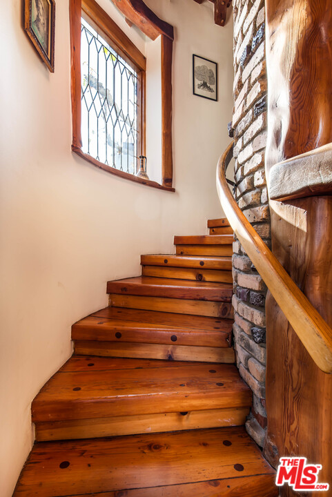 401 Carroll Canal Venice, CA 90291 - Photo 9 of 15