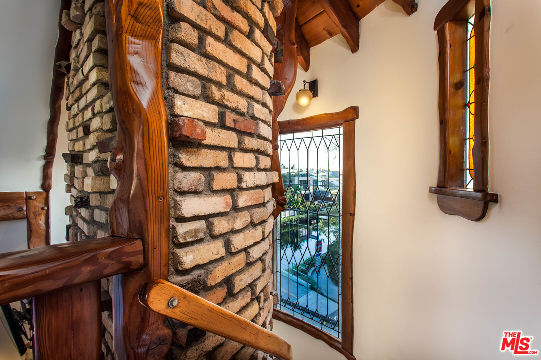 401 Carroll Canal Venice, CA 90291 - Photo 10 of 15