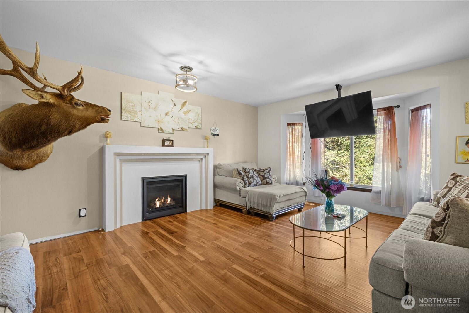 1908 Oak Road Lynnwood, WA 98087 - Photo 6 of 40 Gallery Image 6