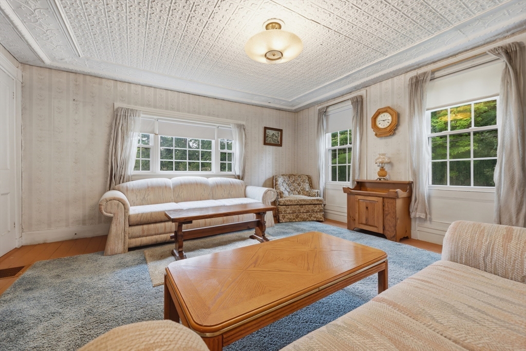 5 Meadowbrook Road Amesbury, MA 01913 - Photo 12 of 42 Gallery Image 12