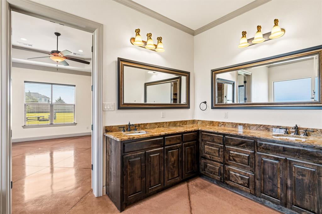 422 Rugged Drive Red Oak, TX 75154 - Photo 25 of 33 Gallery Image 25