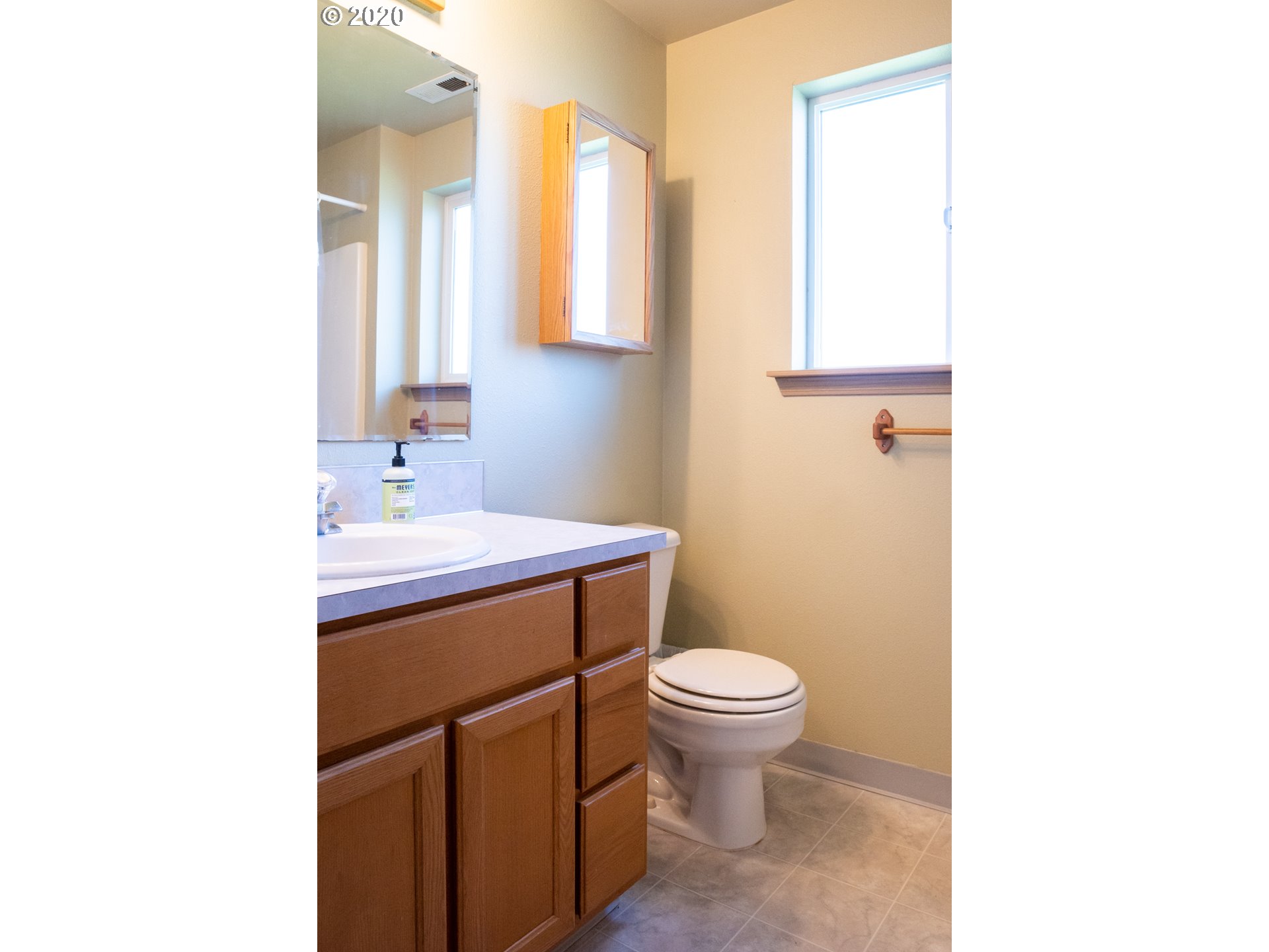 3162 Midway Road Hood River, OR 97031 - Photo 14 of 28 Gallery Image 14