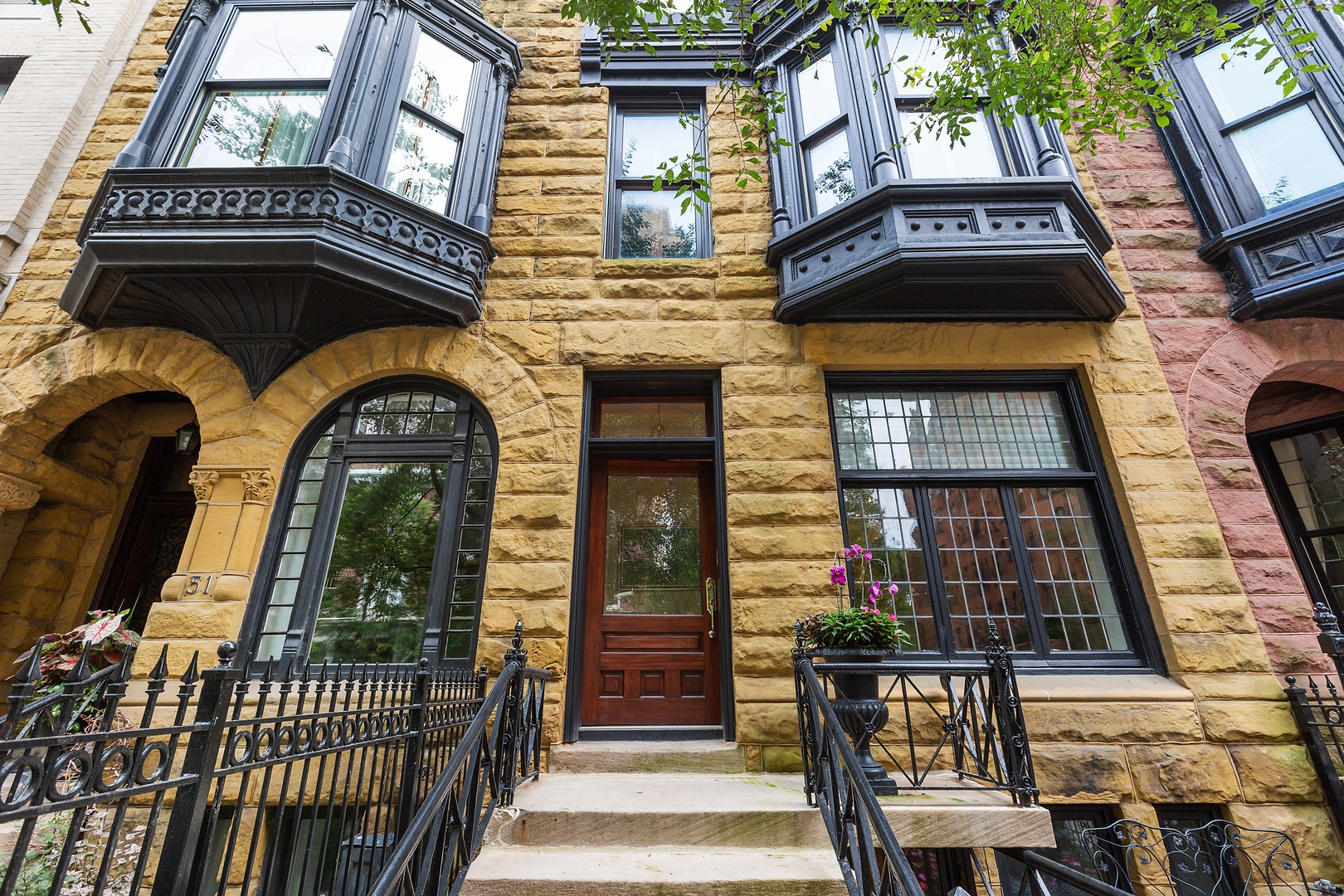 49 East Division Street Chicago, IL 60611 - Photo 1 of 23