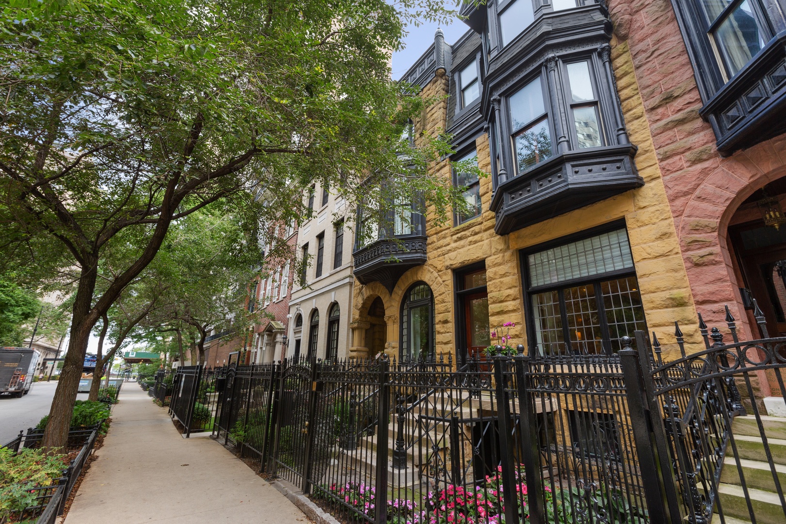 49 East Division Street Chicago, IL 60611 - Photo 3 of 23