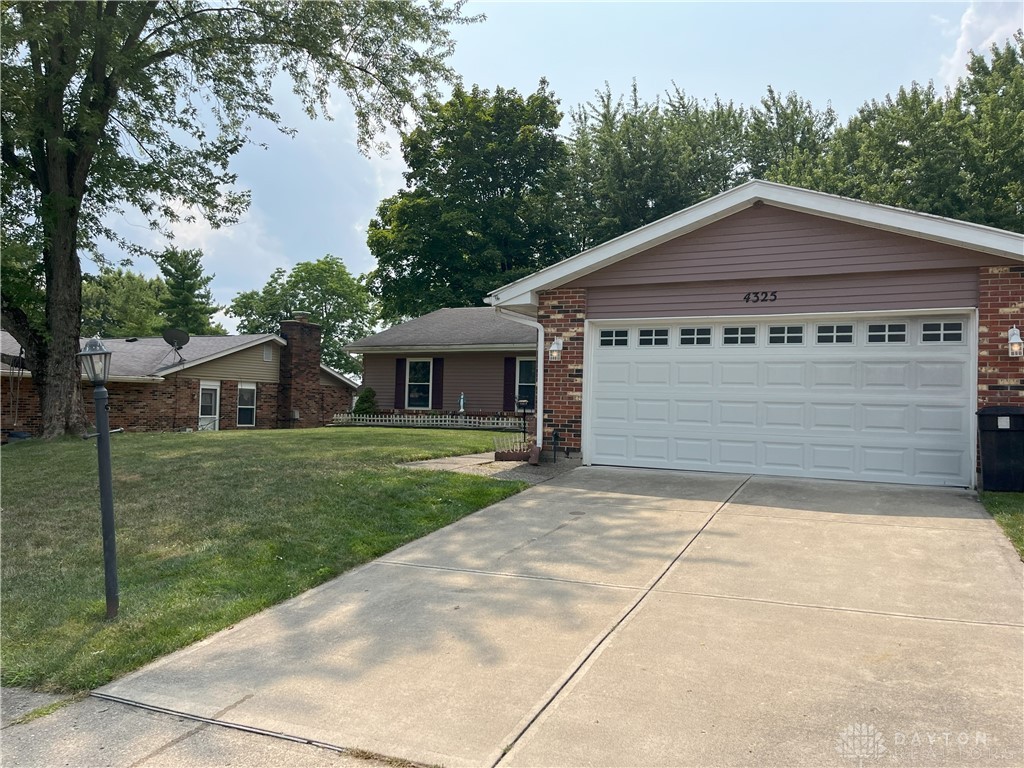 4325 Ridgepath Drive Dayton, OH 45424 - Photo 2 of 18