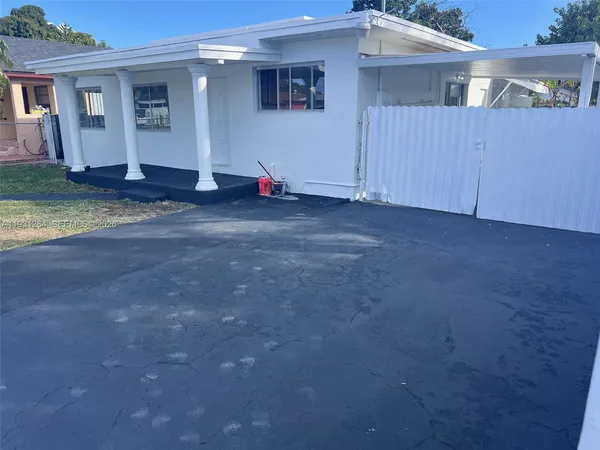 $2,900 | 3090 Northwest 29th Street, Unit A, Miami, FL 33142