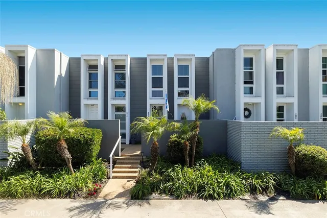 $1,199,000 | 4006 Aladdin Drive, Huntington Beach, CA 92649