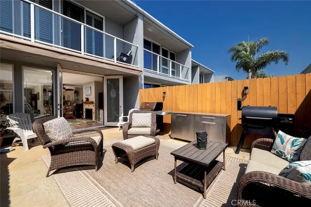 $1,199,000 | 4006 Aladdin Drive, Huntington Beach, CA 92649