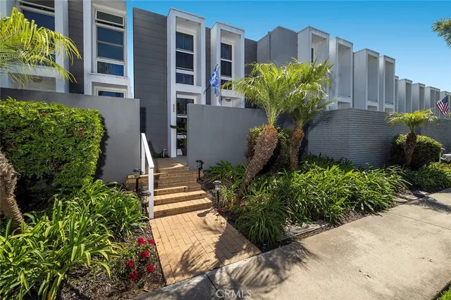 $1,199,000 | 4006 Aladdin Drive, Huntington Beach, CA 92649