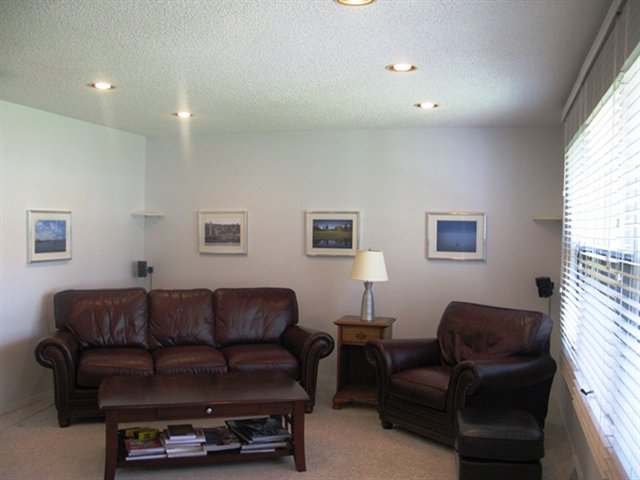 4514 Oneida Street Duluth, MN 55804 - Photo 3 of 17 Spacious with recessed lighting