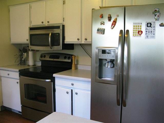4514 Oneida Street Duluth, MN 55804 - Photo 5 of 17 Newer appliances