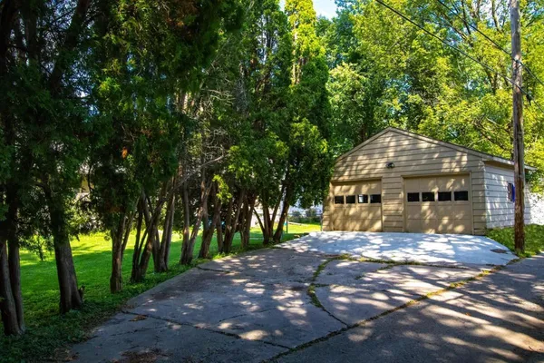 $2,795 | 3825 Ewing Avenue South, Minneapolis, MN 55410