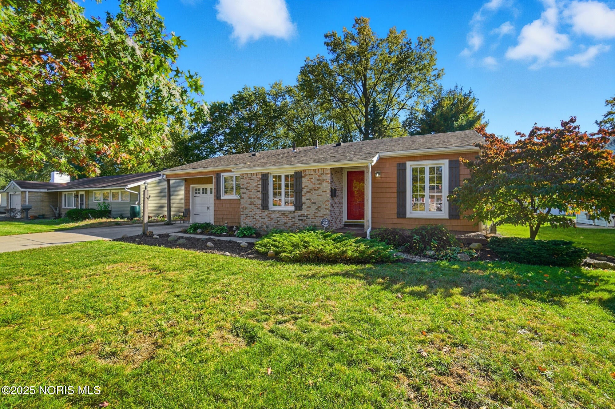 3121 Gracewood Road Toledo, OH 43613 - Photo 2 of 35 009
