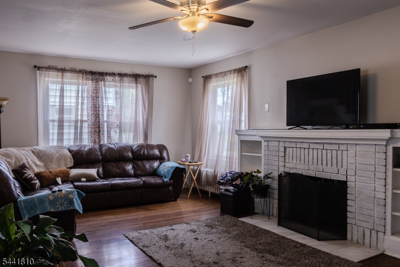 1074 Rose Street Plainfield, NJ 07060 - Photo 4 of 21