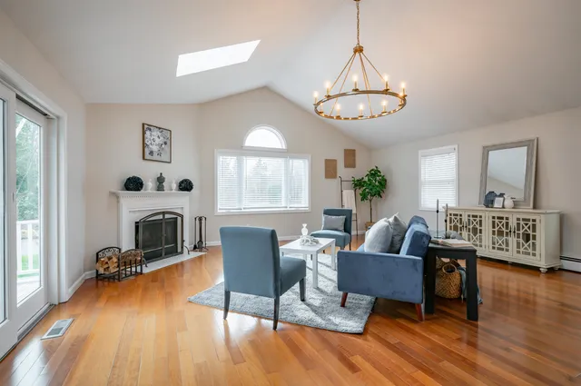 $719,900 | 34 Lindsay Road, Hooksett, NH 03106