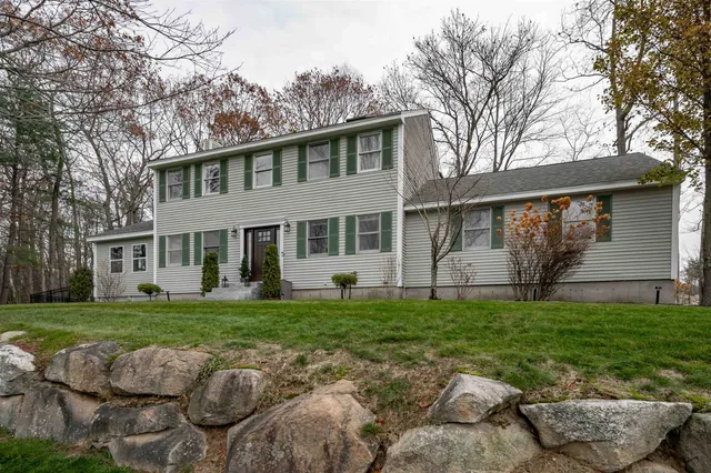 $719,900 | 34 Lindsay Road, Hooksett, NH 03106