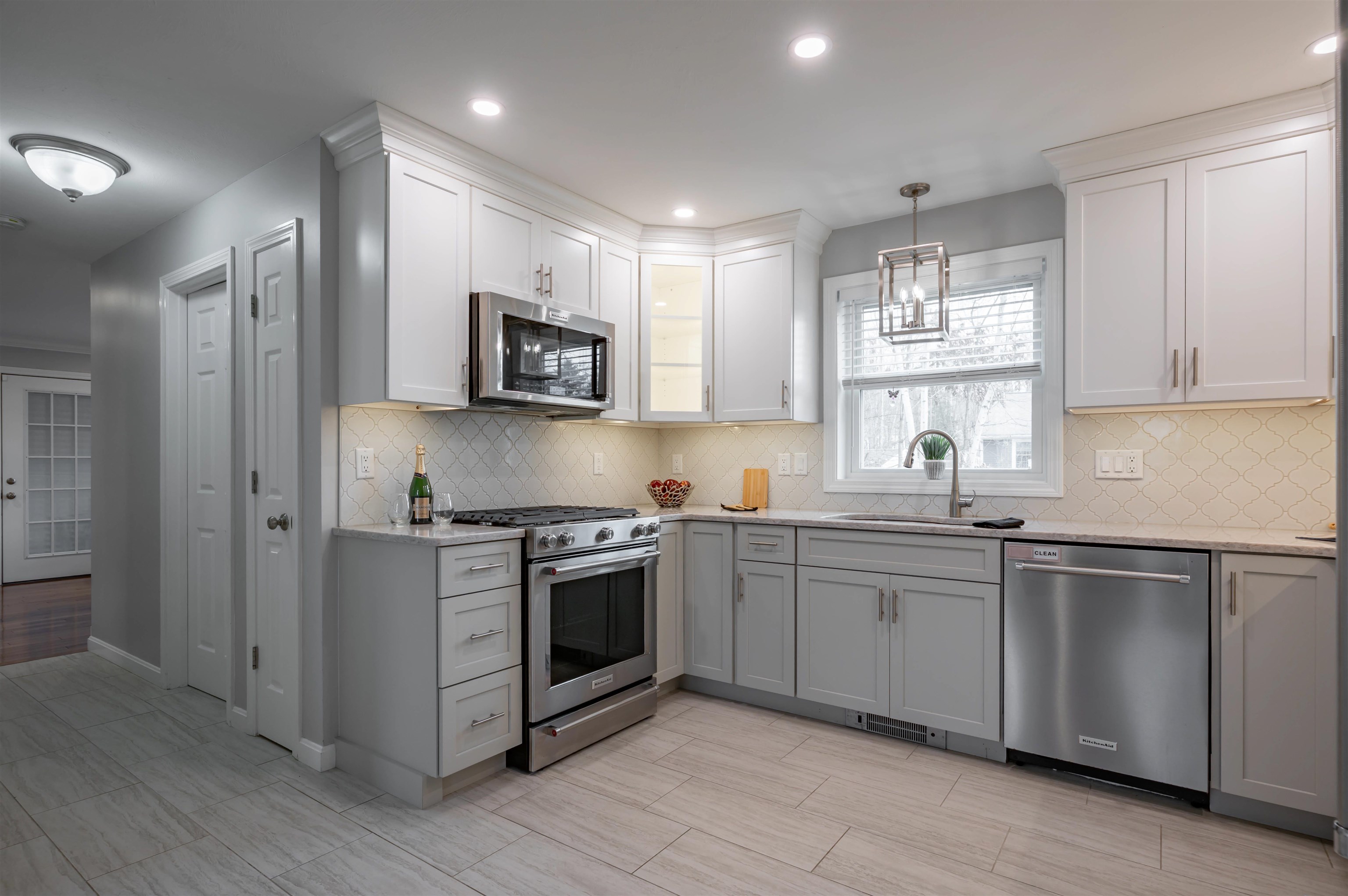 34 Lindsay Road Hooksett, NH 03106 - Photo 6 of 52 Gallery Image 6