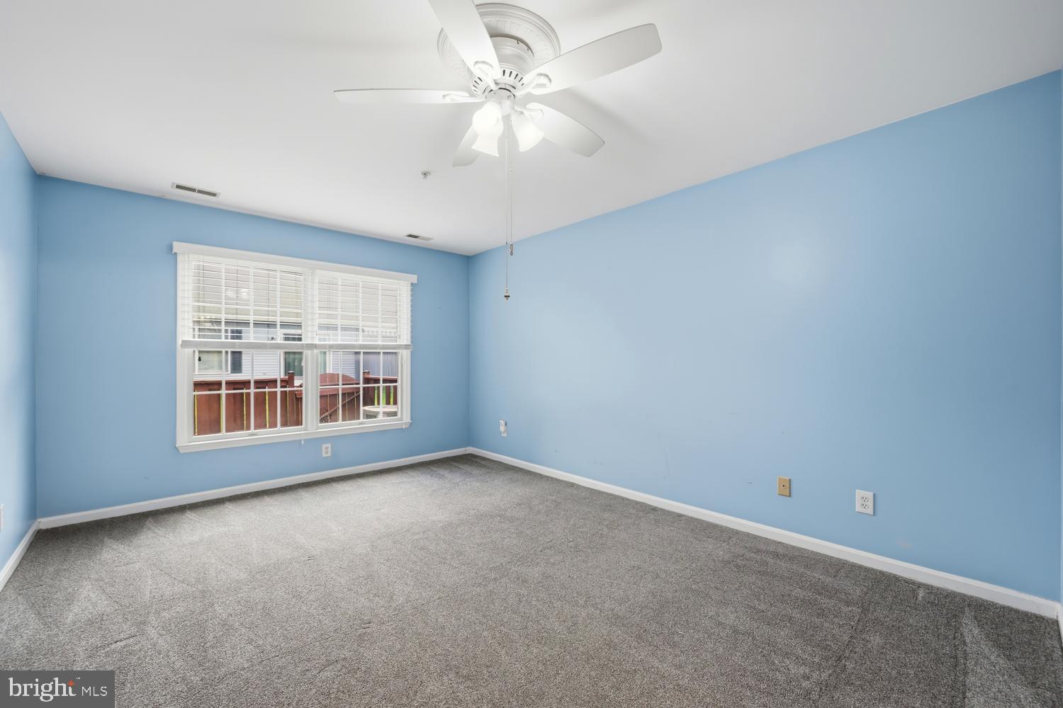 2627 Compass Drive Annapolis, MD 21401 - Photo 19 of 37 a view of an empty room with a window