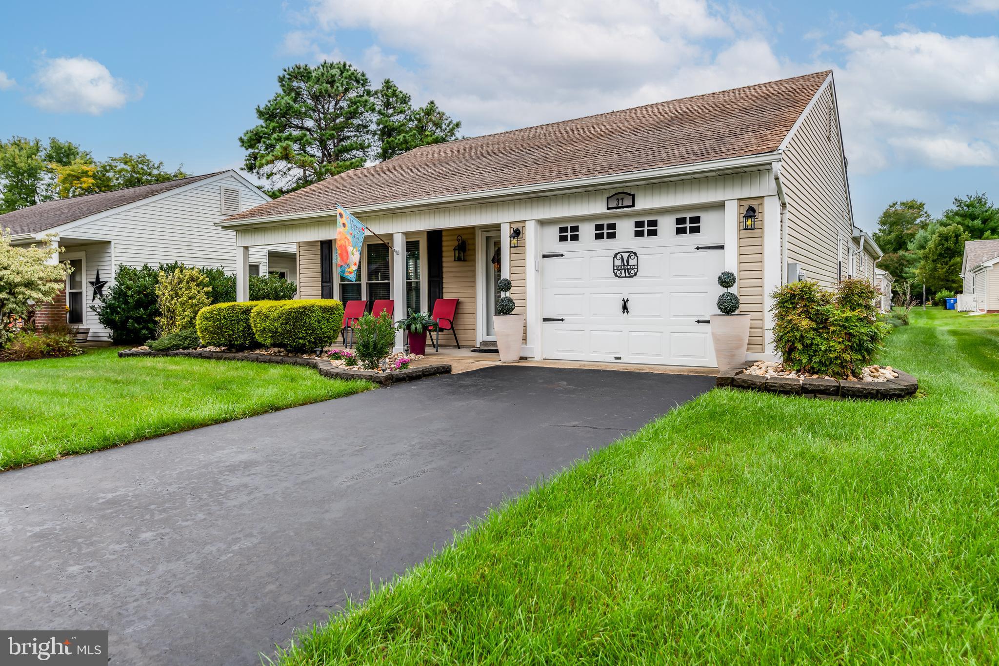 37 Stratford Road Southampton, NJ 08088 - Photo 3 of 33 Gallery Image 3