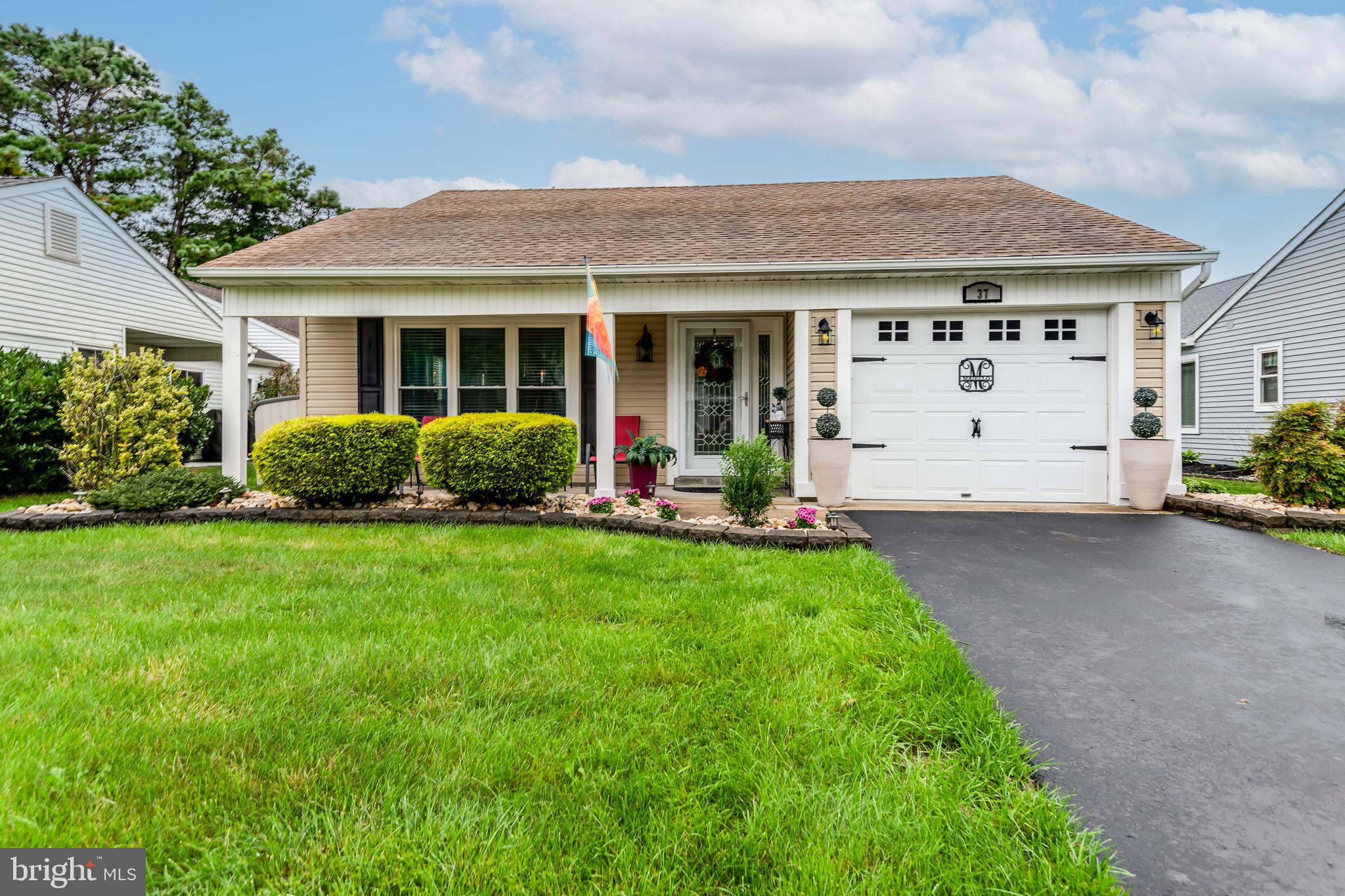 37 Stratford Road Southampton, NJ 08088 - Photo 4 of 33 Gallery Image 4