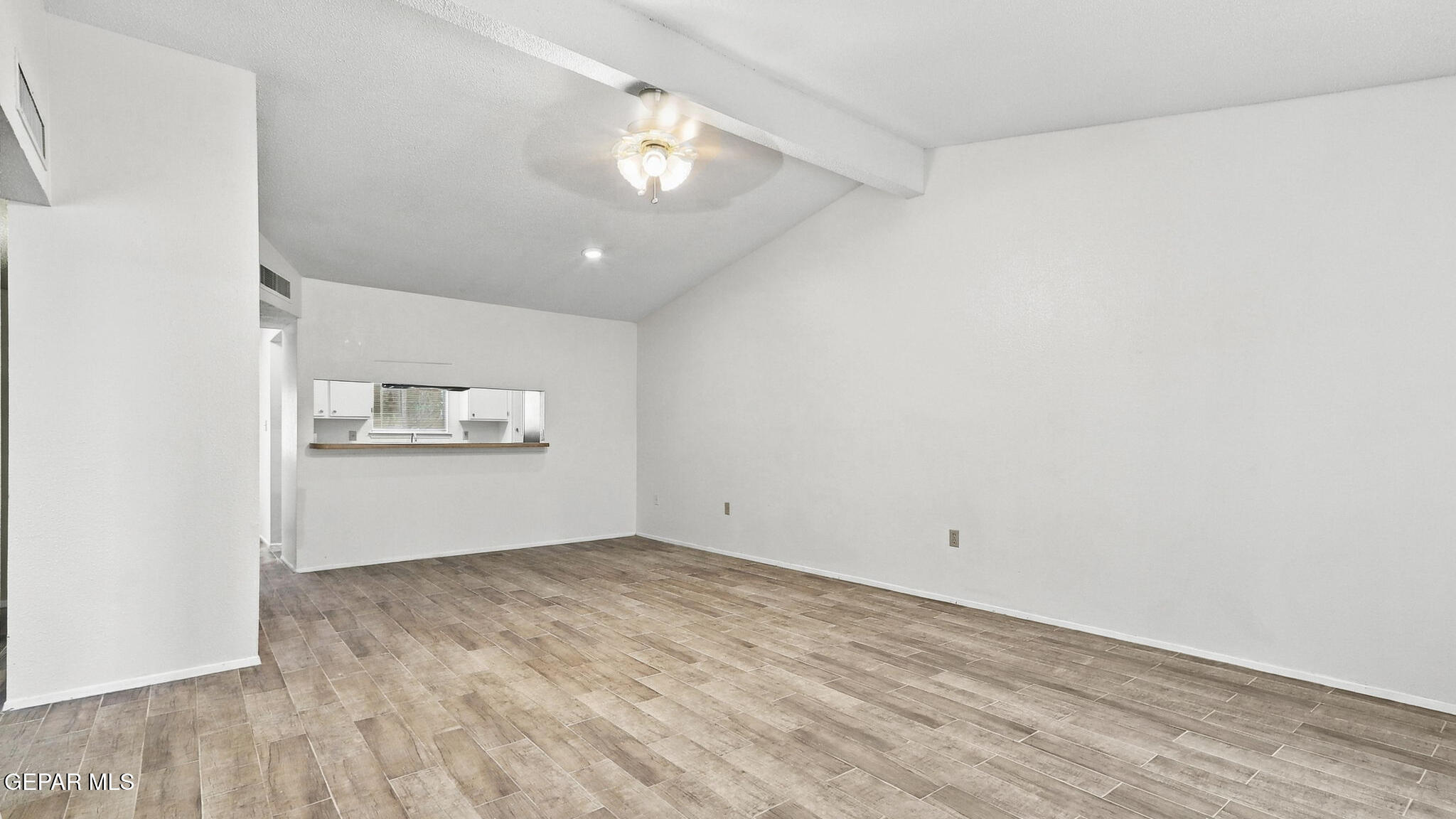 10929 Pelhem Road El Paso, TX 79936 - Photo 6 of 20 6. Living Area
