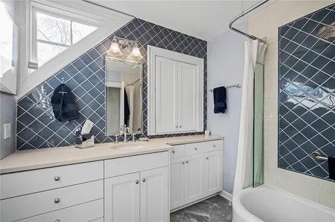 $650,000 | 5405 Locust Street, Kansas City, MO 64110
