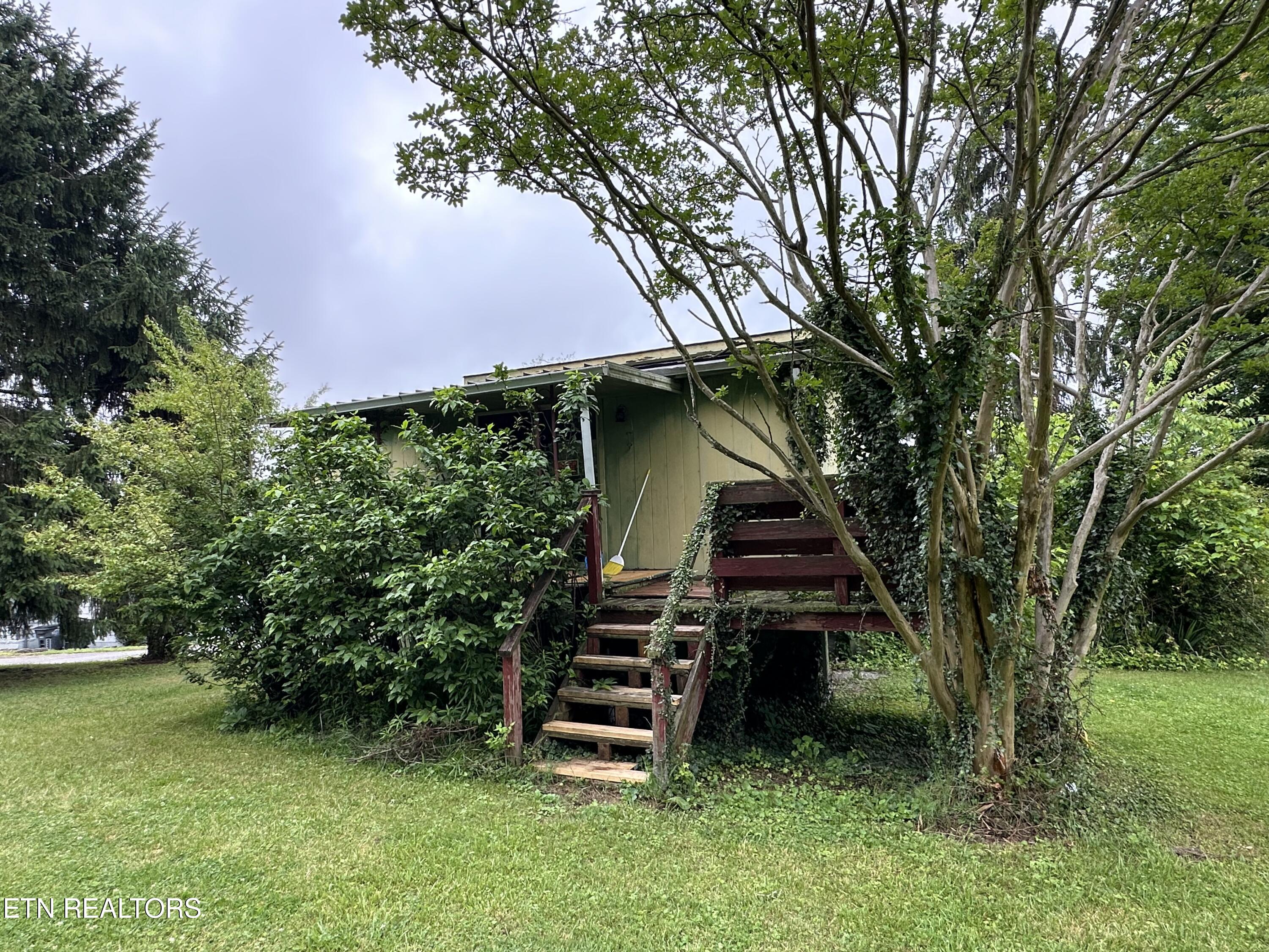 1688 Ridgeway Drive Kingsport, TN 37664 - Photo 3 of 8 IMG-3672