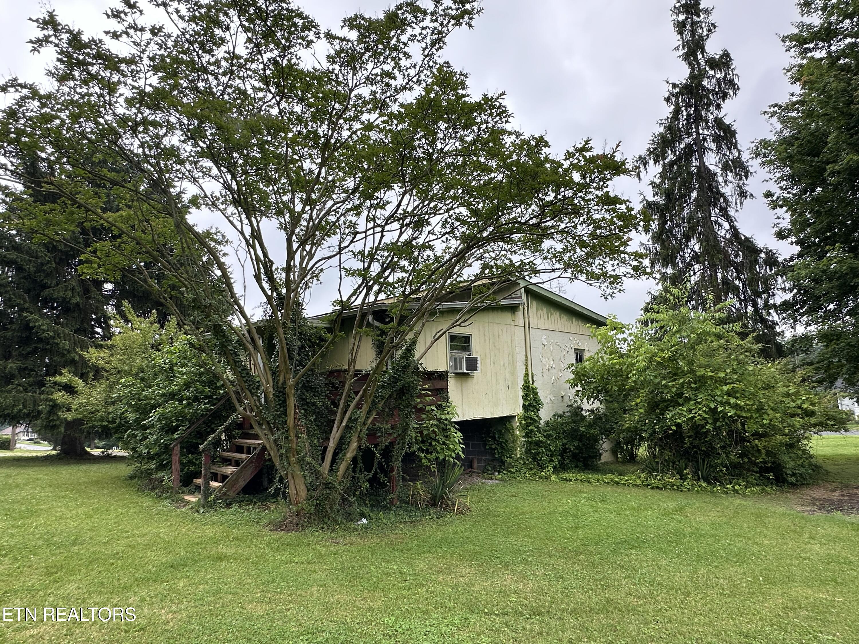 1688 Ridgeway Drive Kingsport, TN 37664 - Photo 4 of 8 IMG-3673